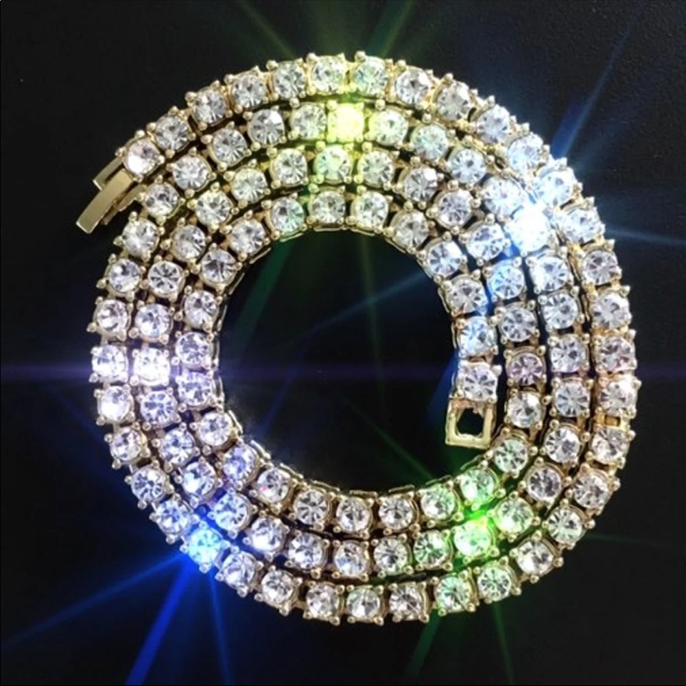 Men’s iced out gold chain